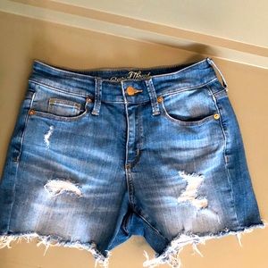 HIGH RISE MIDI DENIM SHORTS